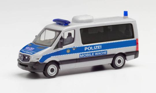 Herpa MB Sprinter \'13 Bus FD Polizei Berlin / Mobile Wache 095747 