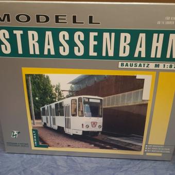 H & P 1:87 STRASSENBAHN TATRA KT4D SVZ Zwickau weiß 