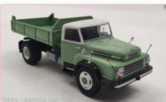 Premium ClassiXXs 1:43 Csepel D-450 - green 