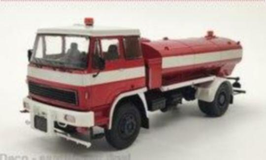 Premium ClassiXXs 1:43 LIAZ 100.850 SA 8 - Tankwagen rot 