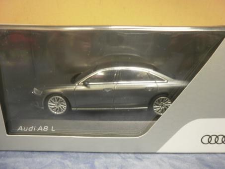 SPARK PKW 1:43 Audi A8 L 2017 - Monsun Grey 