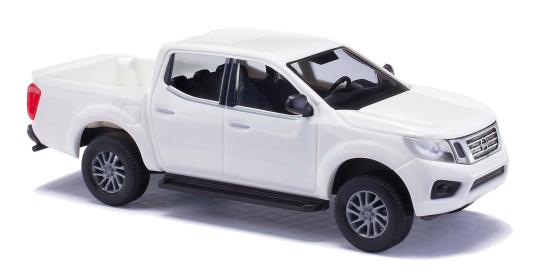 Busch Nissan Navara weiß 53702 