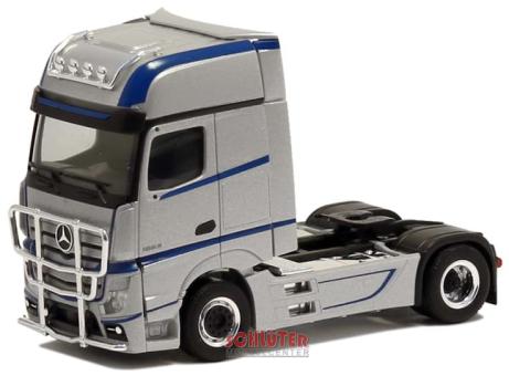 Herpa LKW MB Actros 11 Gigaspace SZM silber mit Streifen bl 