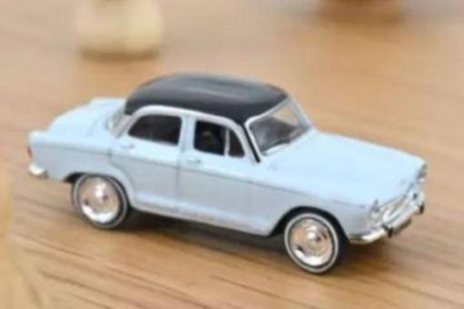 NOREV 1:87 Simca Aronde 1962 Princess - Grey and Black roof 