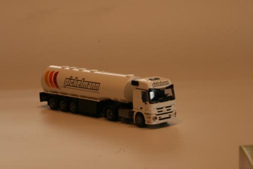 AWM LKW MB Actros MP3 L Tank-SZ Pickelmann 76185 