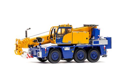 IMC 1:50 Kran Demag AC45 City blau-gelb 