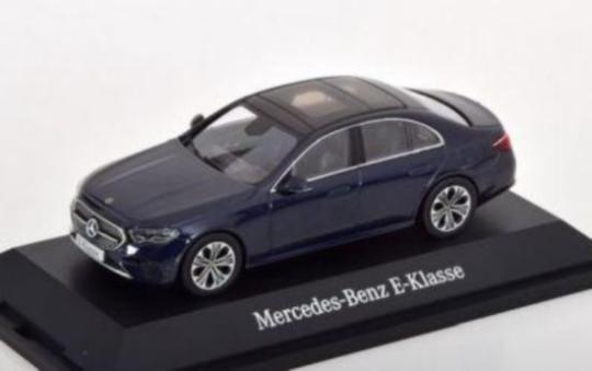 iScale 1:43 Mercedes E-Class W214 - nautic blue 