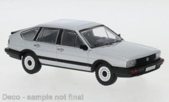 IXO 1:43 VW Passat B2 - silver - 1985 