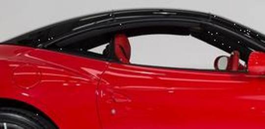 Looksmart 1:43 Ferrari Portofino - rosso scuderia with black roof 