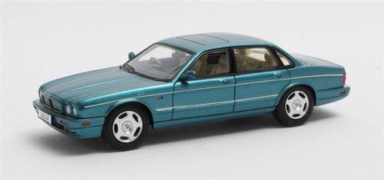 Matrix 1:43 Jaguar XJR X300 turqoise 