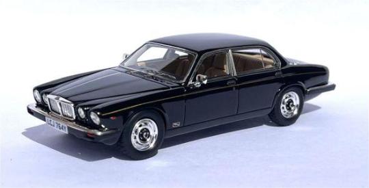 Matrix 1:43 Jaguar XJ6 SIII 4.2 black 79-85 