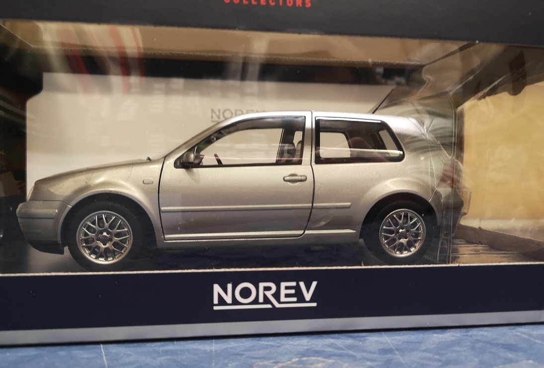 ノレブ 1/18 フォルクスワーゲン ゴルフ IV GTI 1998 シルバー NOREV